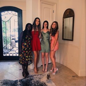 Meet your Posher, Ella